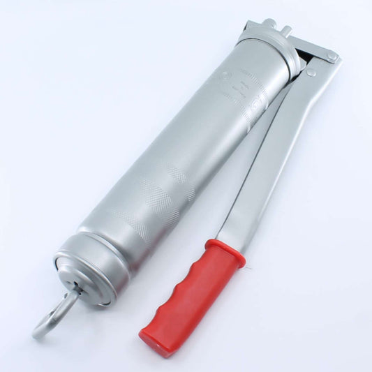 Pistola de engrase manual Mato de 500 cc para cartuchos o grasa a granel. Incluye latiguillo flexible de alta presión y boquilla de 4 garras (grapas).