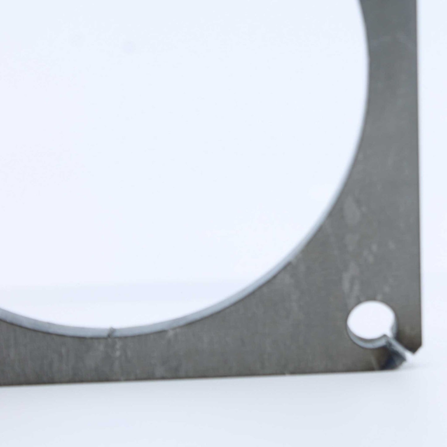 Brida cuadrada de hierro de la marca Riv para tajaderas o compuertas de 125 mm (5 pulgadas).