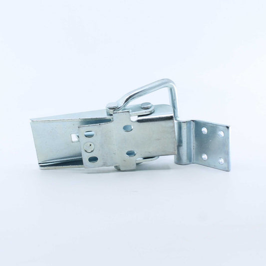 Cierre con muelle y placa para atornillar en remolque ganadero. Pestillo de resorte reforzado para asegurar trampillas y portones de ganado.