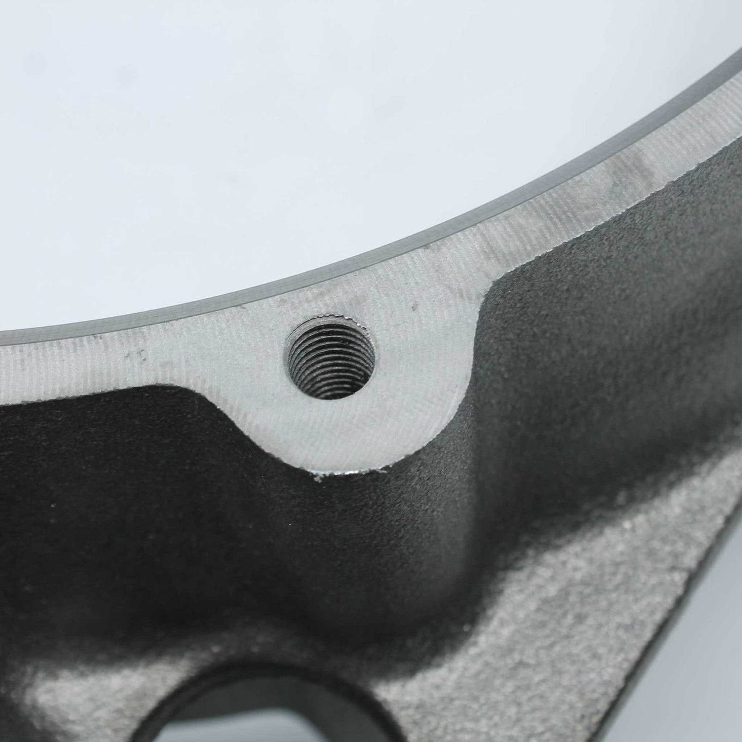 Cuerpo exterior original de Battioni Pagani, conocido coloquialmente como caracol, para bombas serie Garda 75. Repuesto oficial de fundición reforzada para garantizar el flujo hidráulico y la resistencia a la presión.