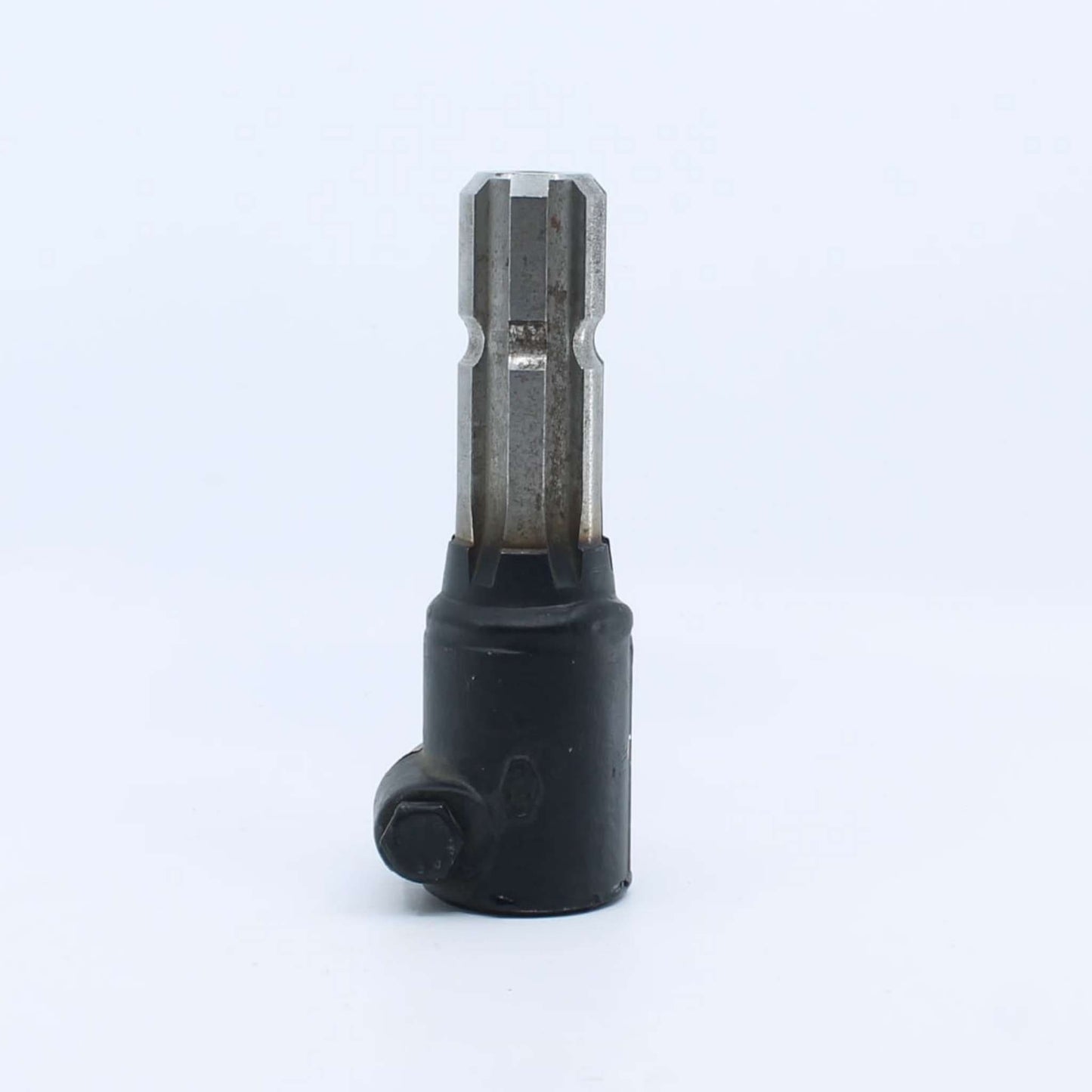 Eje estriado macho de 1 3/8 pulgadas Z6 con acoplamiento hembra circular de 30 mm y tornillo transversal para fijación de transmisiones.