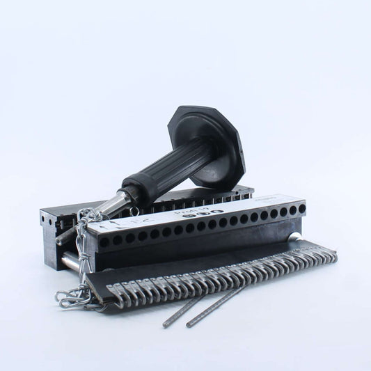 Grapadora profesional Mato Profi 19 de 175 mm para correas de rotoempacadora y otros accesorios de la serie.