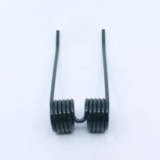 Púa de pick-up elástica adaptable para rotoempacadora New Holland. Fabricada por La Spirale en Italia, recambio compatible de alta resistencia, referencias originales 131673 y 916061.