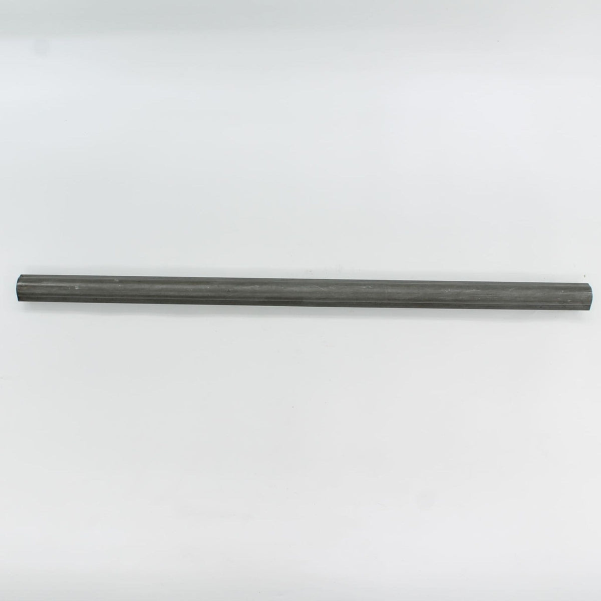 Tubo de transmisión cardán con perfil limón interior macho. Medida 49 x 39,5 mm, grosor de 4 mm y longitud de 1 metro.