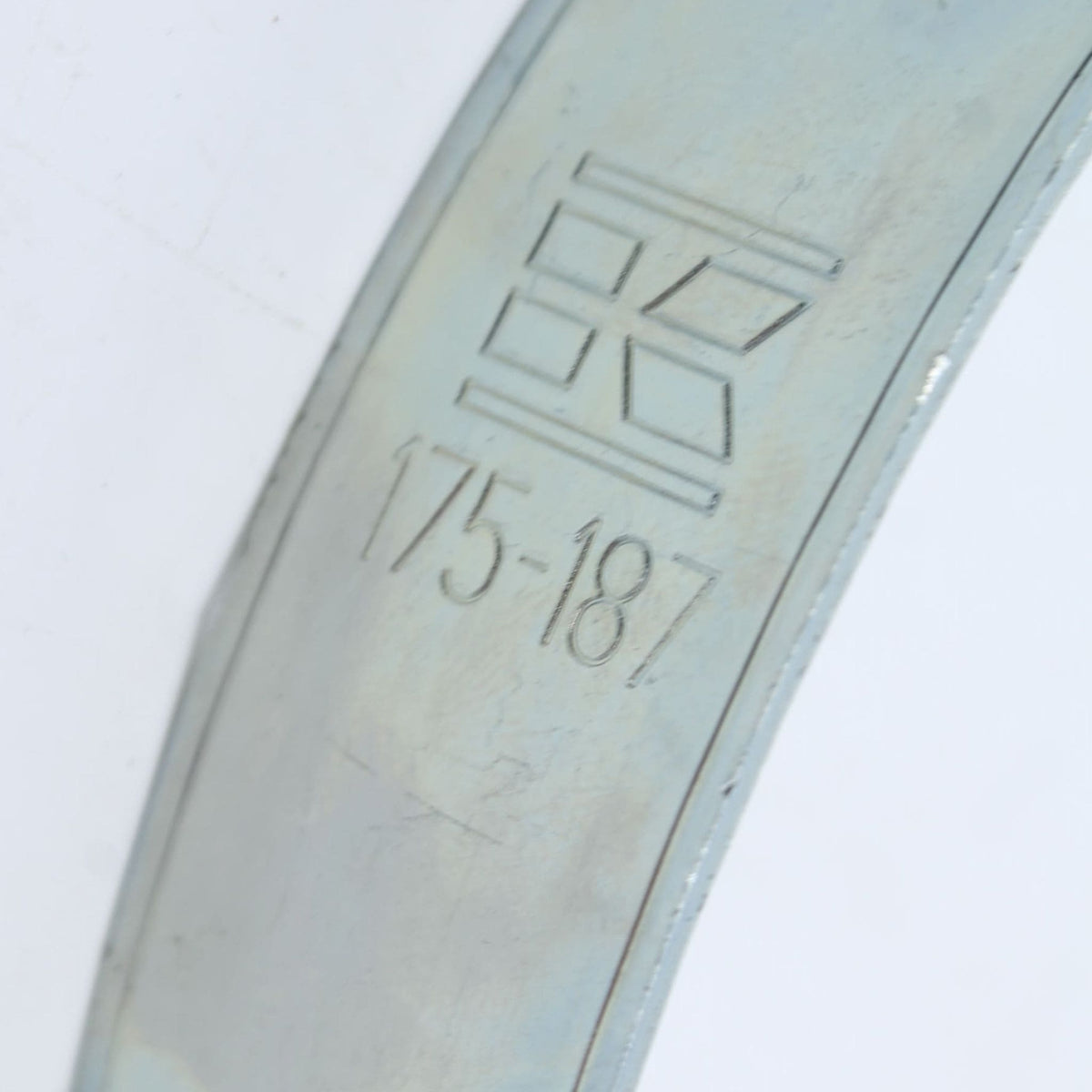 Abrazadera reforzada de gran presión para manguera de purín, rango 175-187 mm.
