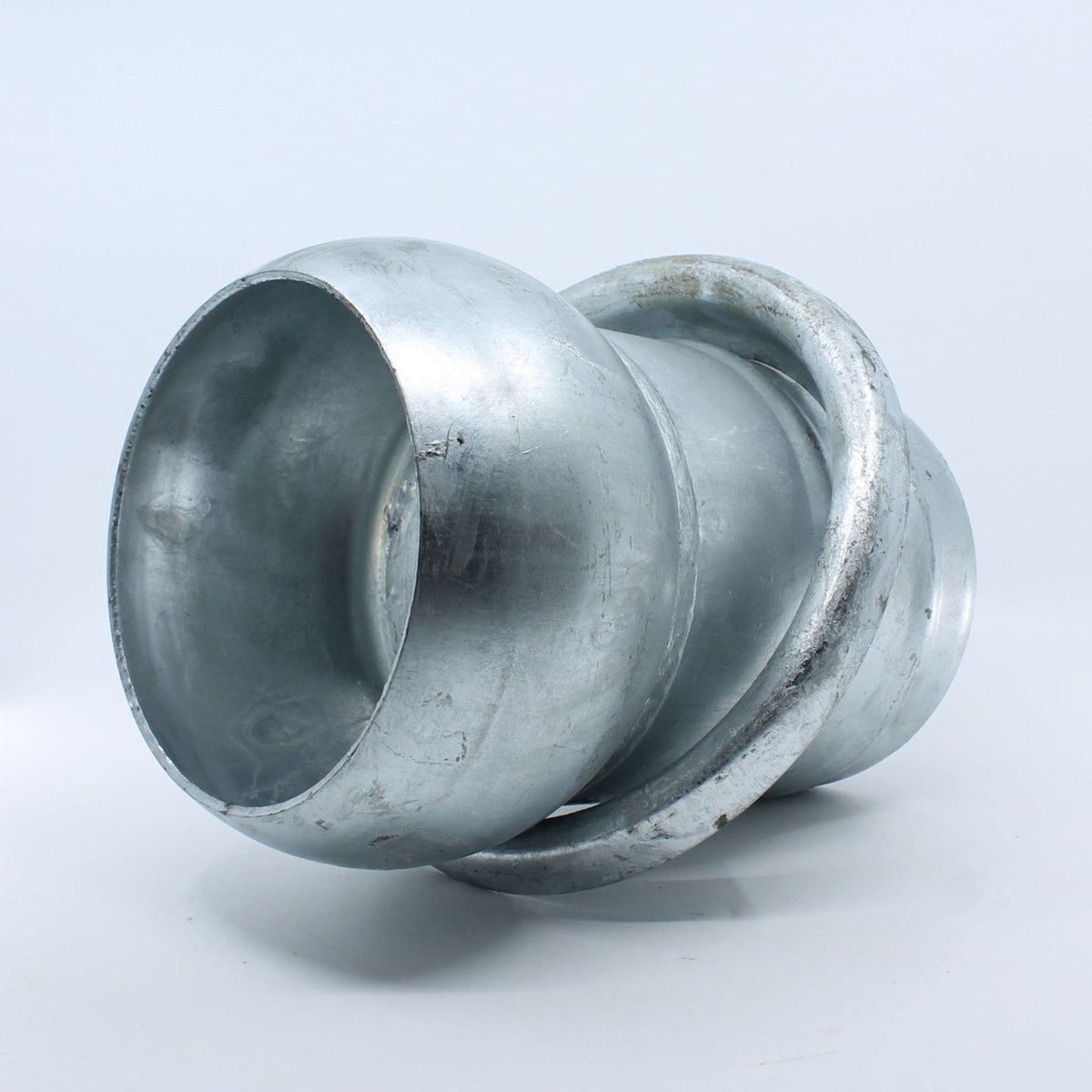 Acople macho esférico galvanizado para manguera de 150 mm (6 pulgadas) de cisterna de purín, sistema Berselli.
