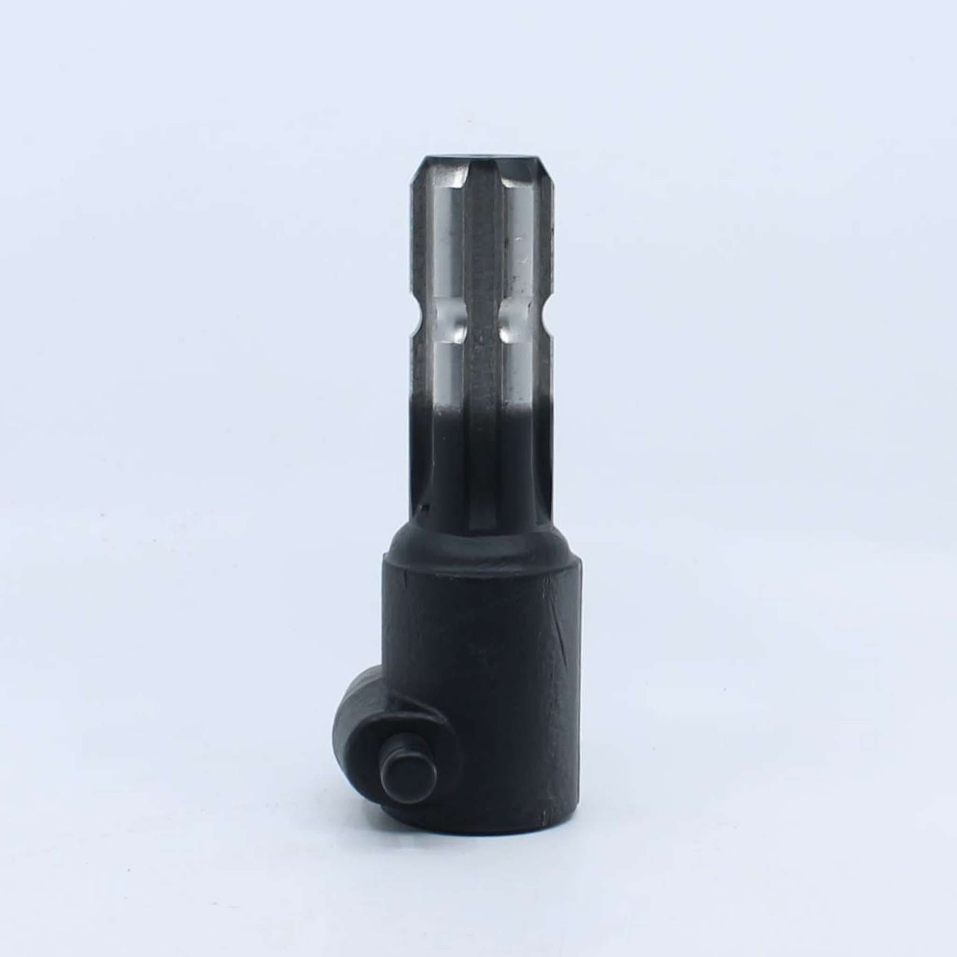 Adaptador estriado para toma de fuerza agrícola con entrada hembra de 1 1/8 pulgadas Z6 y salida macho de 1 3/8 pulgadas Z6.