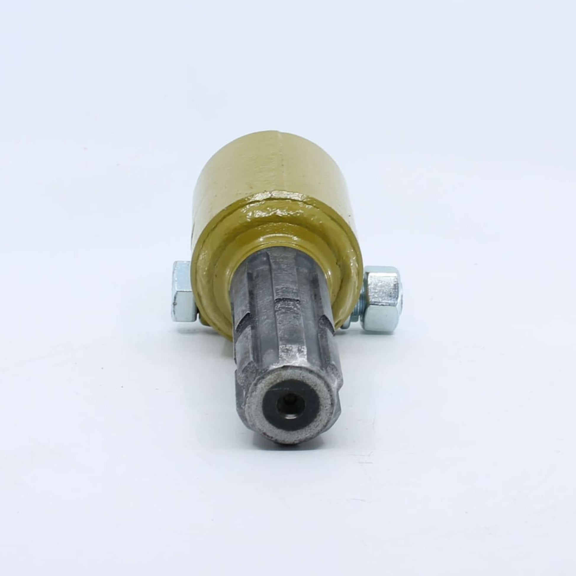 Adaptador estriado para toma de fuerza agrícola con entrada hembra de 1 3/4 pulgadas Z20 y salida macho de 1 3/8 pulgadas Z6.