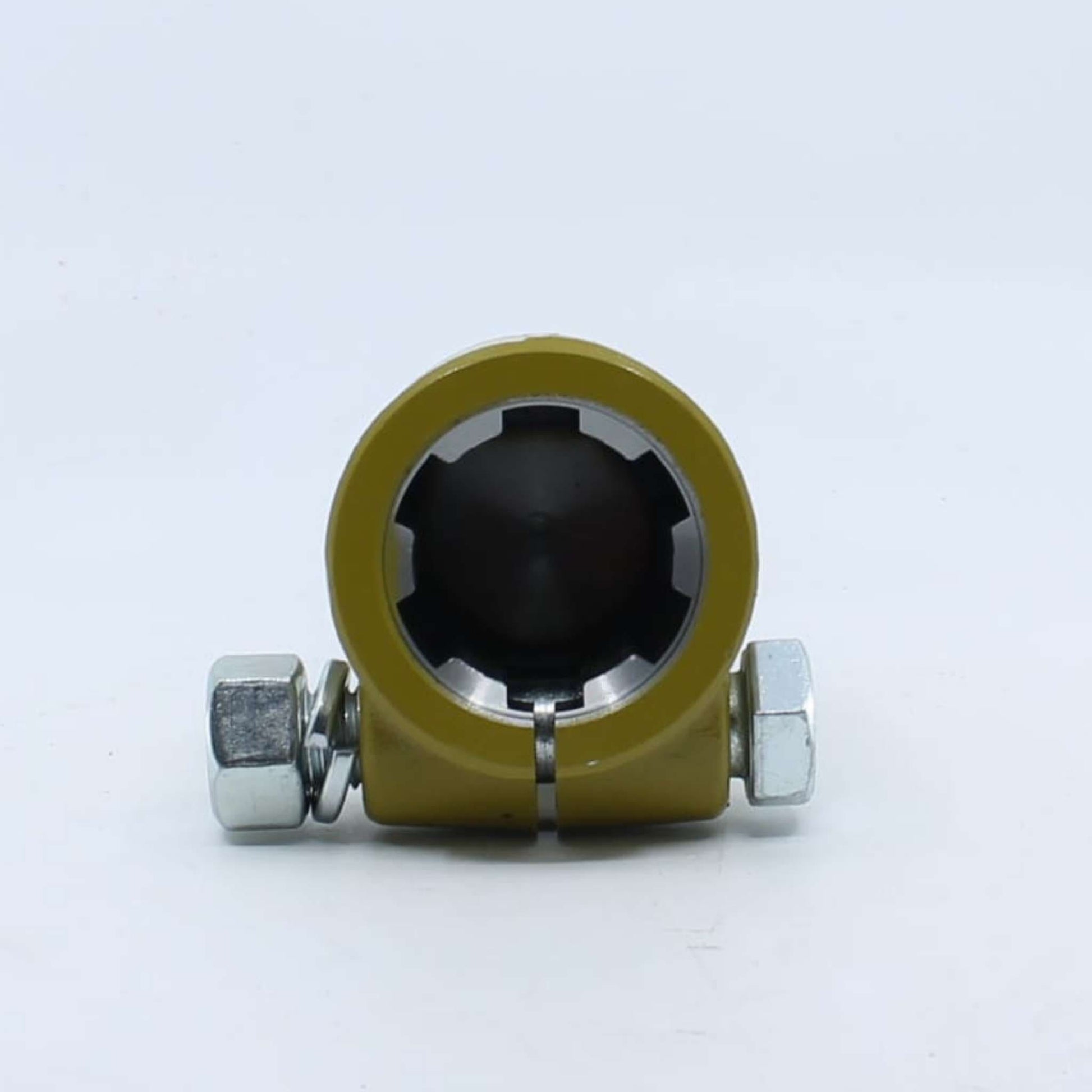 Adaptador estriado para toma de fuerza agrícola con entrada hembra de 1 3/4 pulgadas Z6 y salida macho de 1 3/8 pulgadas Z6.