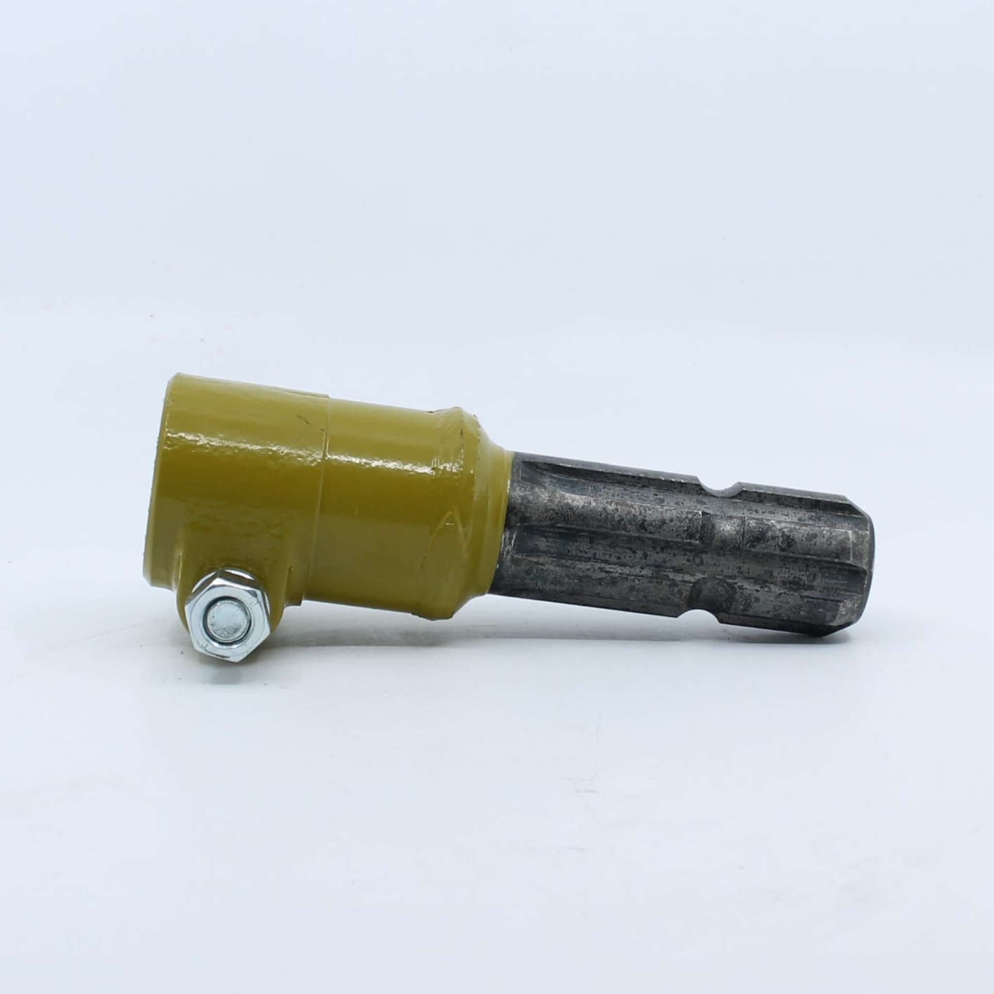 Adaptador estriado para toma de fuerza agrícola con entrada hembra de 1 3/8 pulgadas Z21 y salida macho de 1 3/8 pulgadas Z6.