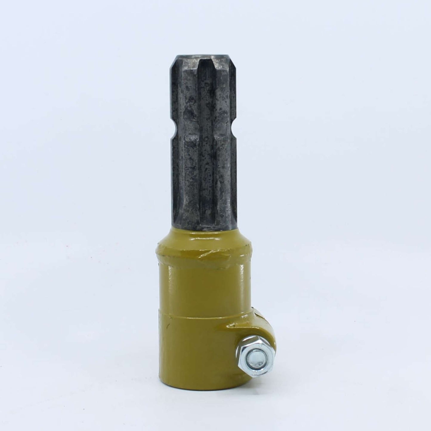 Adaptador estriado para toma de fuerza agrícola con entrada hembra de 1 3/8 pulgadas Z21 y salida macho de 1 3/8 pulgadas Z6.