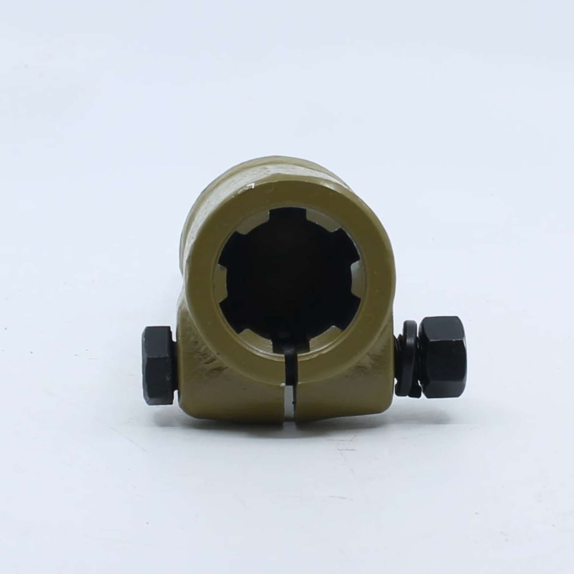Adaptador estriado para toma de fuerza agrícola con entrada hembra de 1 3/8 pulgadas Z6 y salida macho de 1 3/8 pulgadas Z21.