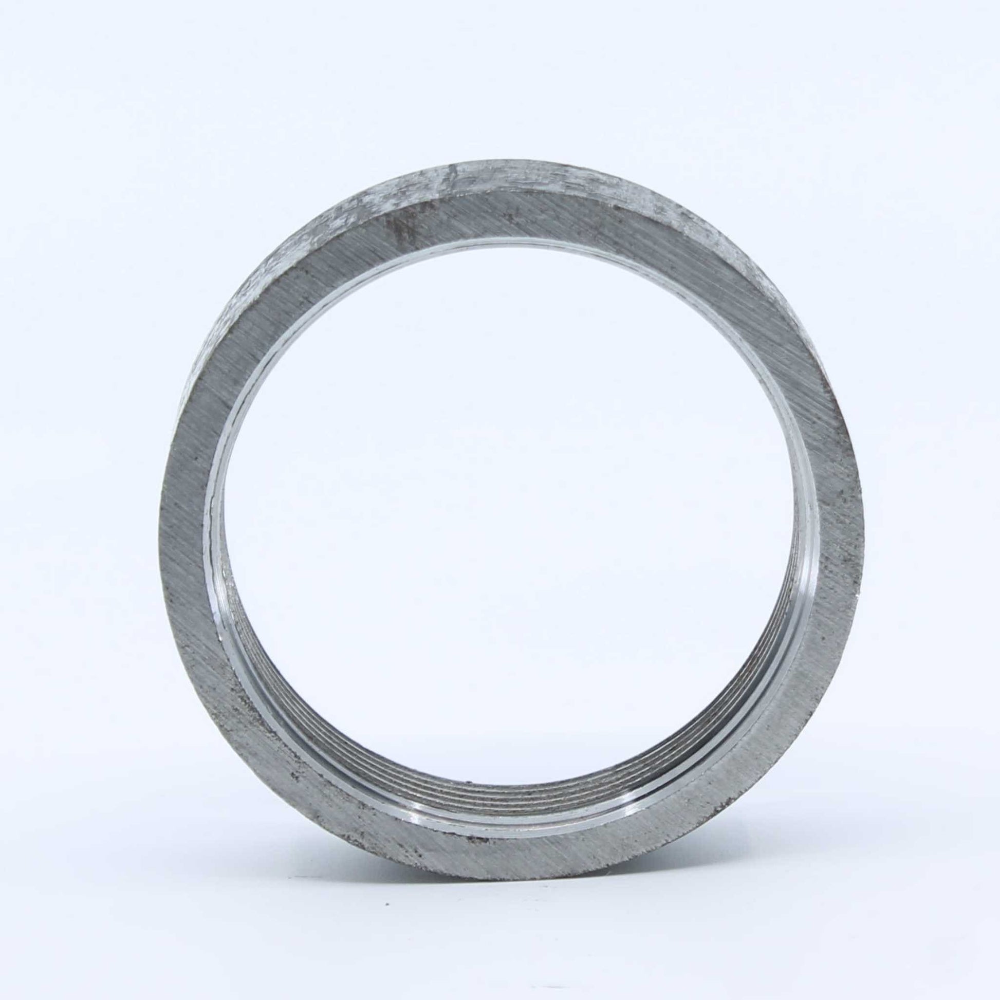 Anillo o tuerca de hierro soldable con rosca de 2 pulgadas RIV, utilizado para fijar el visor de nivel a la pared de la cisterna de purín.