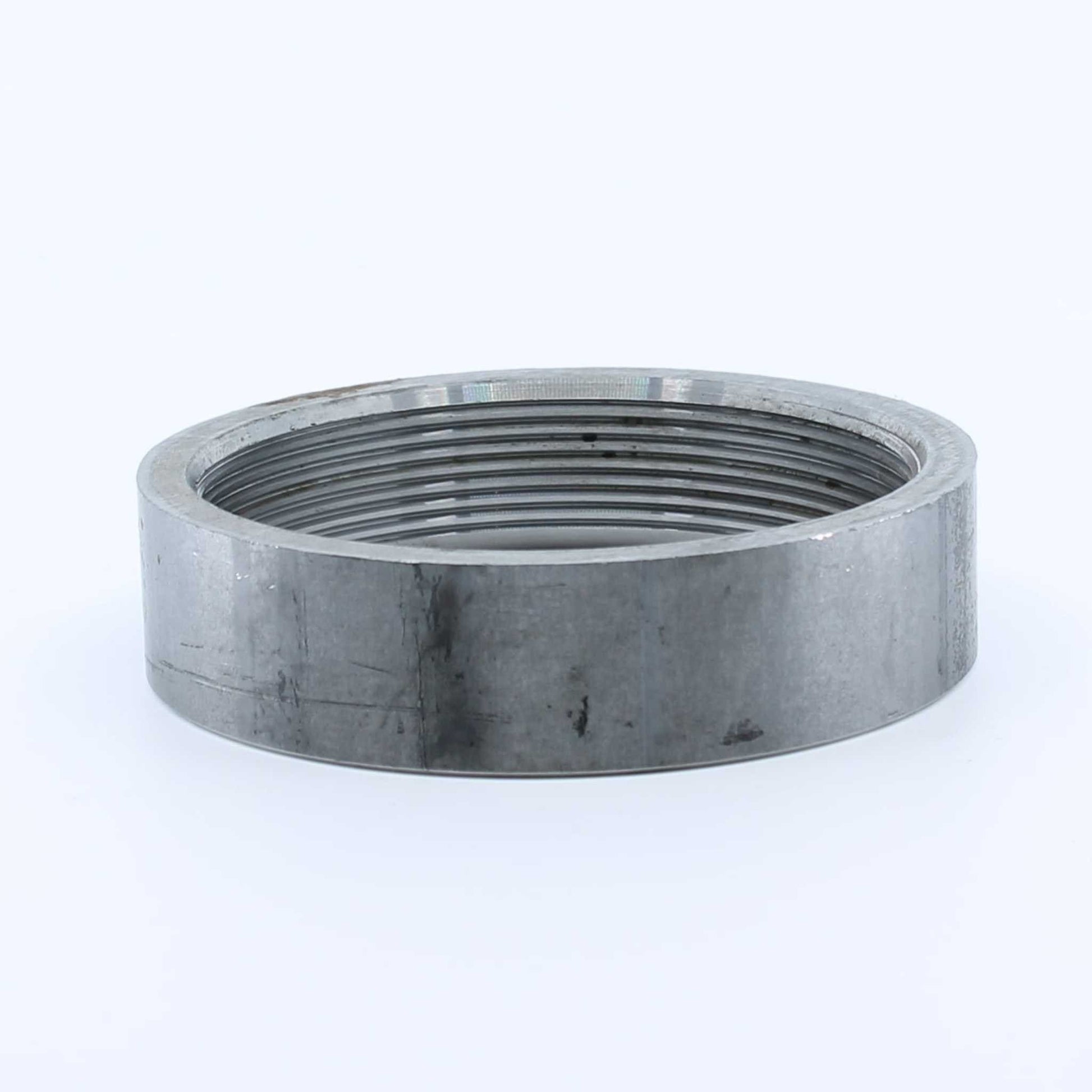 Anillo o tuerca de hierro soldable con rosca de 3 pulgadas RIV, utilizado para fijar el visor de nivel a la pared de la cisterna de purín.