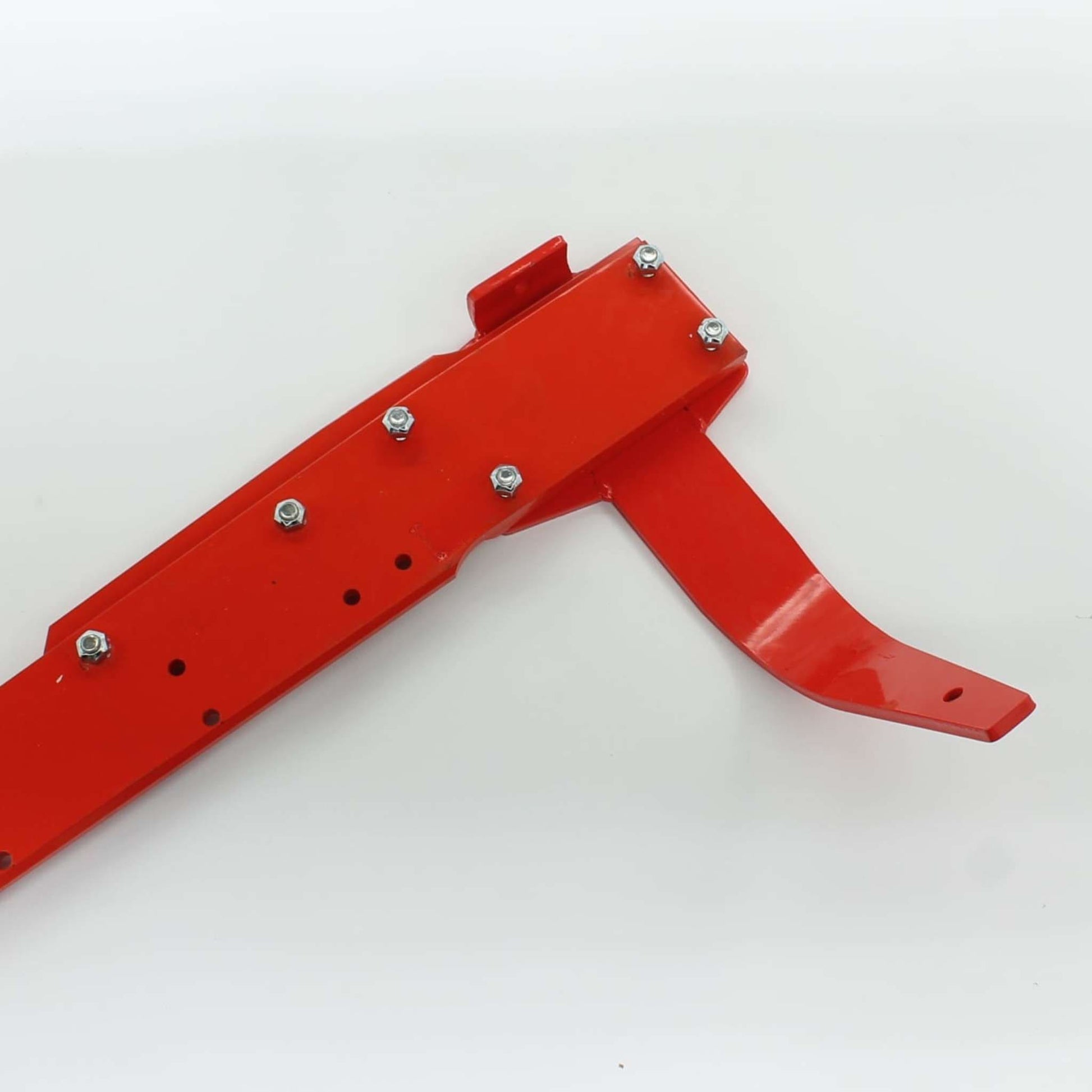 Barra general con refuerzo original Gaspardo ref. 21120315 en posición 30. Brazo estructural de acero rojo perforado con cabeza reforzada para segadora de 1,75 metros.
