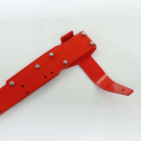 Barra general con refuerzo original Gaspardo ref. 21120315 en posición 30. Brazo estructural de acero rojo perforado con cabeza reforzada para segadora de 1,75 metros.
