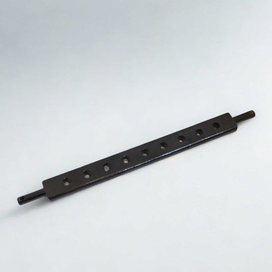 Barra portaaperos reforzada Categoría 2 de 820 mm con 9 agujeros. Ideal para tractores de media potencia y estándar.