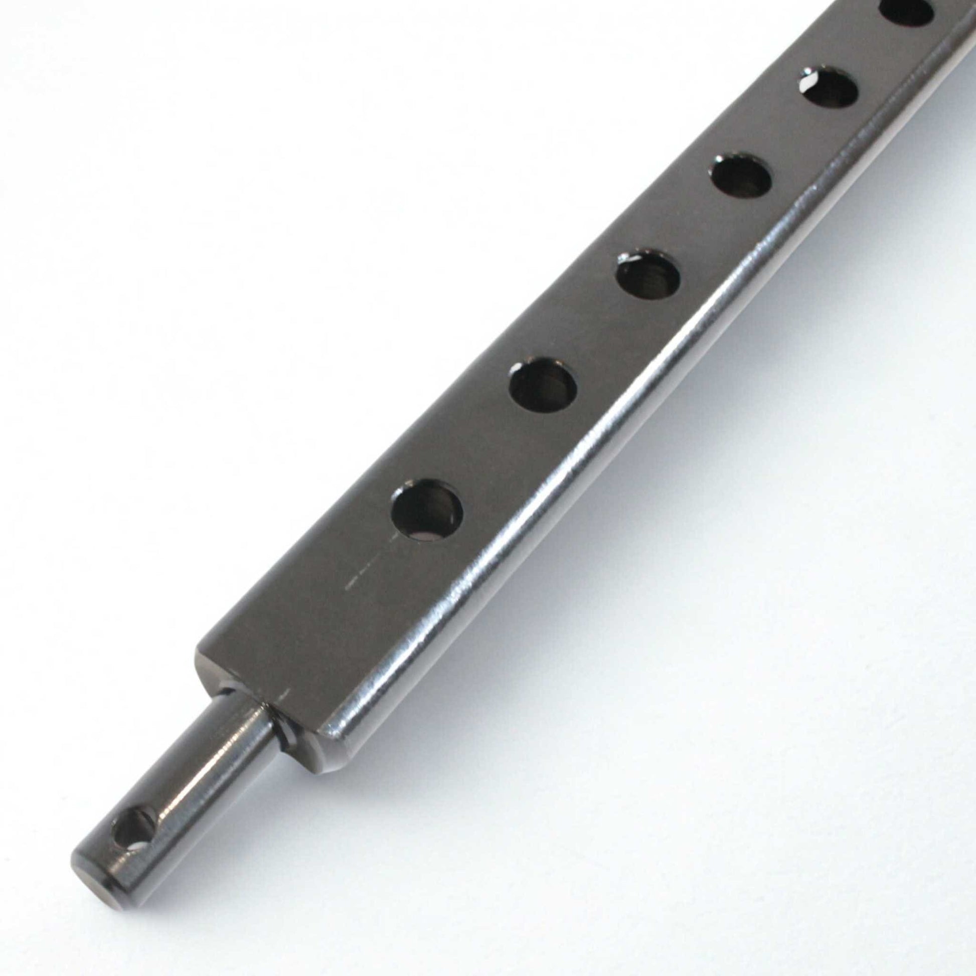 Barra portaaperos reforzada Categoría 3 de 960 mm con 11 agujeros. Ideal para tractores de alta potencia.