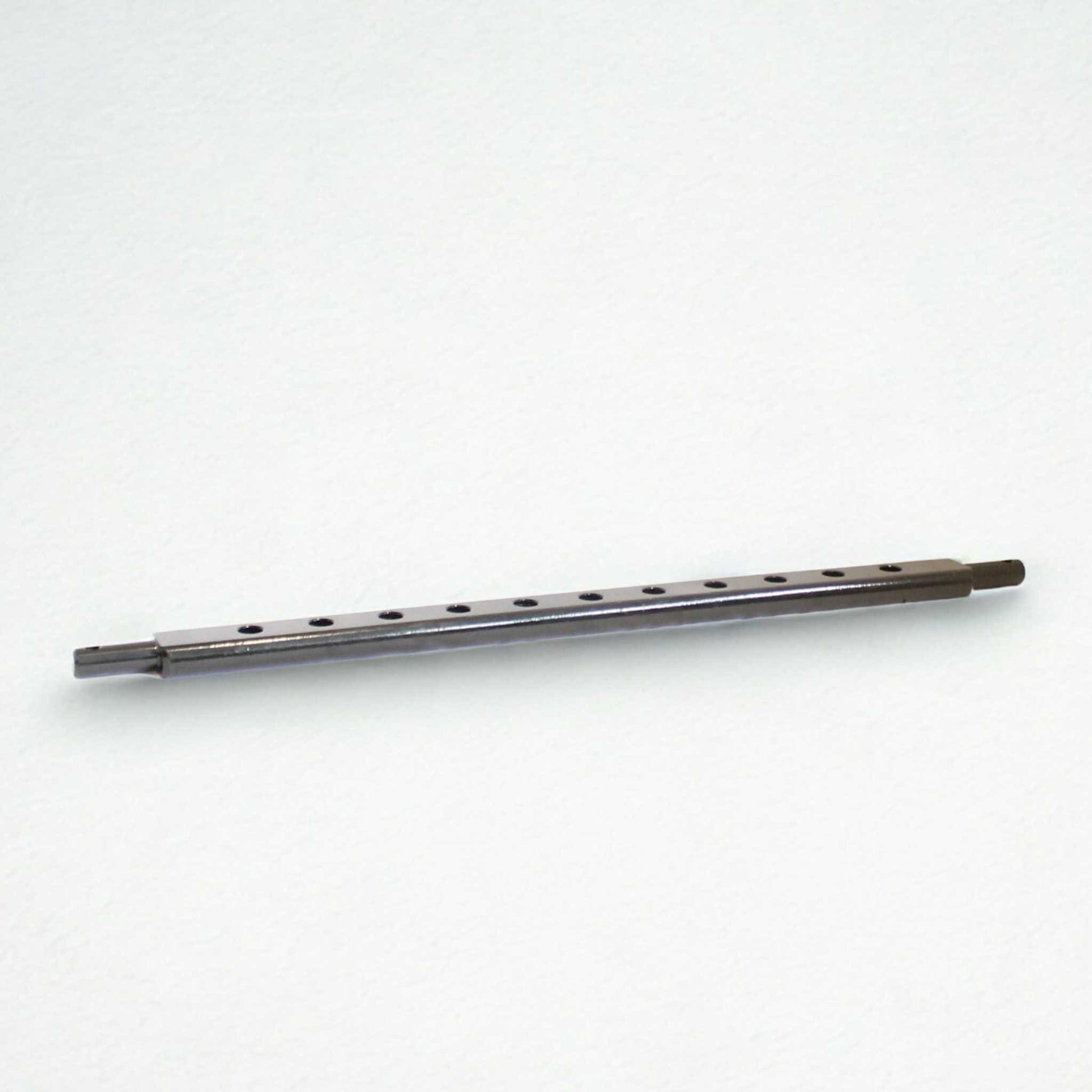 Barra portaaperos reforzada Categoría 3 de 960 mm con 11 agujeros. Ideal para tractores de alta potencia.