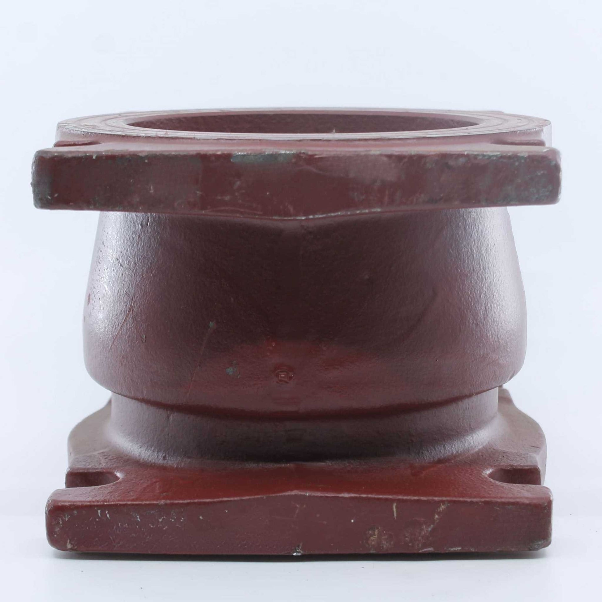 Base o cuerpo inferior Hertell Lau (modelo macho) para tajadera de cisterna, apta para tubos de 125 mm (5 pulgadas).