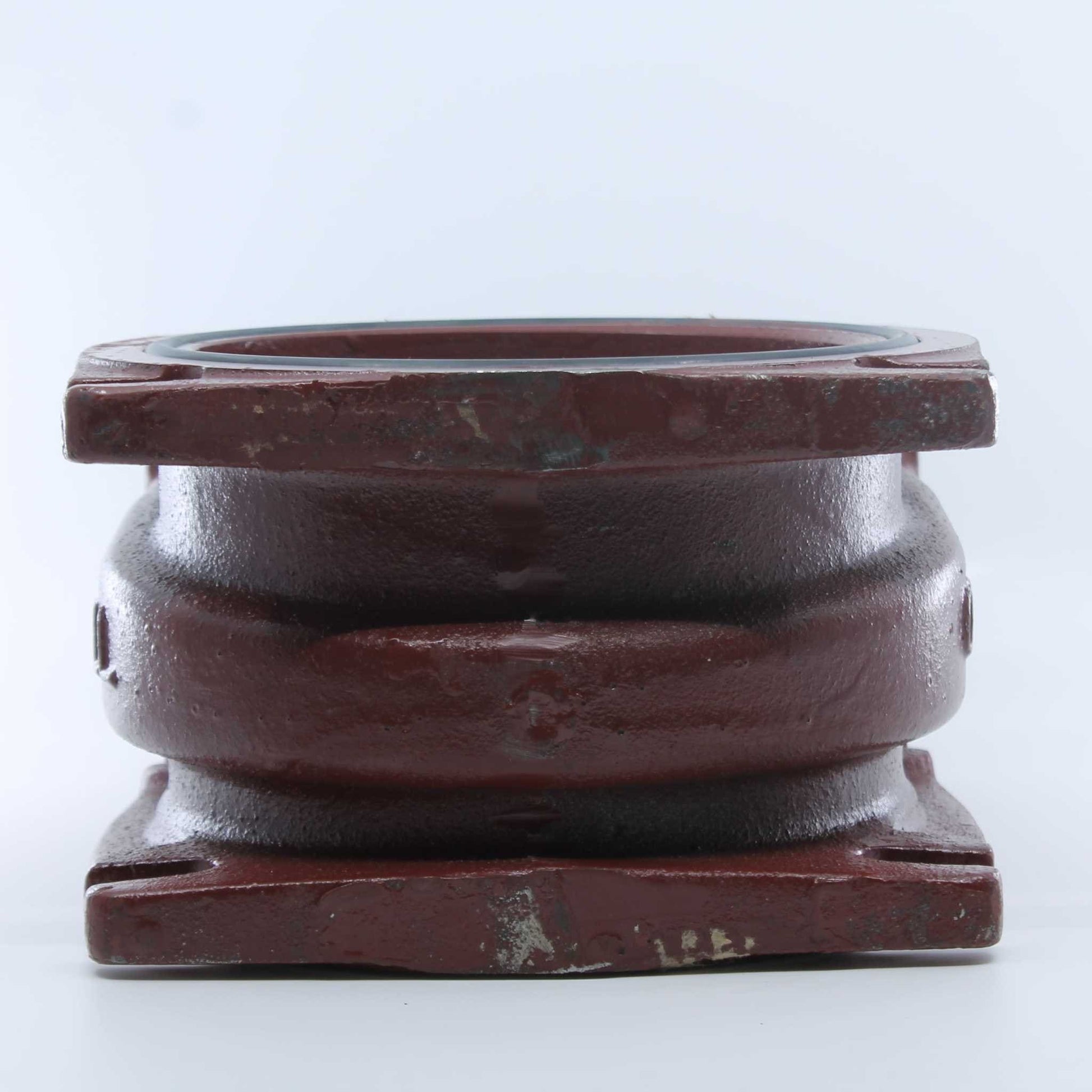 Base o cuerpo inferior Hertell Lau (modelo macho) para tajadera de cisterna, apta para tubos de 150 mm (6 pulgadas).