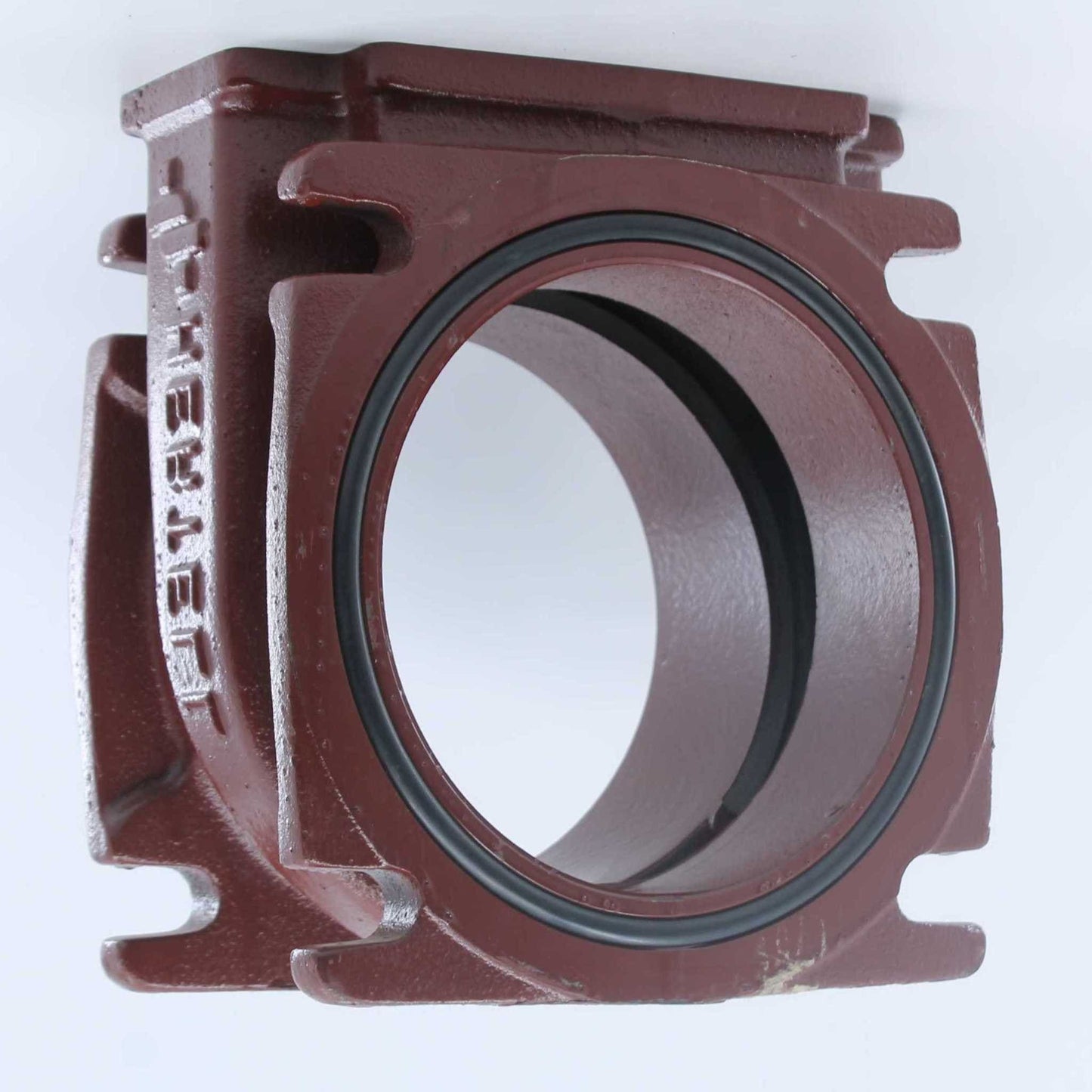 Base o cuerpo inferior Hertell Lau (modelo macho) para tajadera de cisterna, apta para tubos de 150 mm (6 pulgadas).