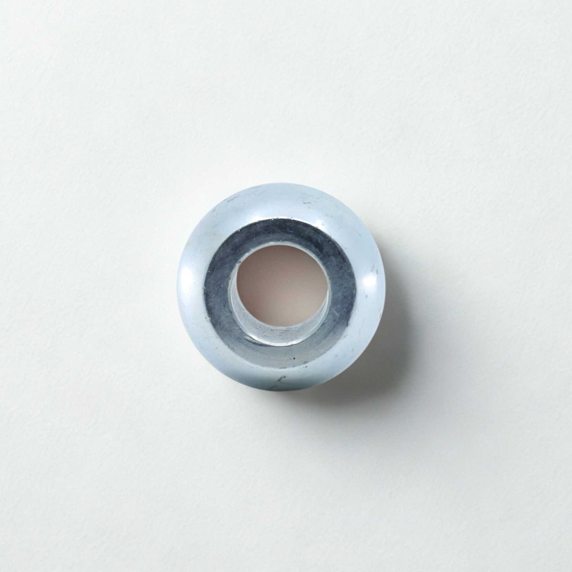 Bola de enganche rápido Categoría 3. Diámetro interior 28 mm, exterior 64 mm y altura 45 mm.