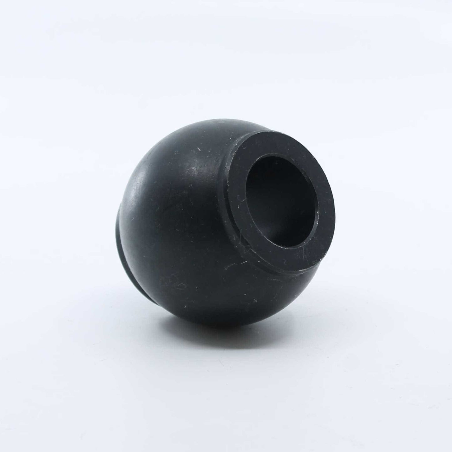 Bola de enganche rápido para tercer punto Categoría 2. Diámetro interior 25,4 mm, exterior 60 mm y altura 50 mm.