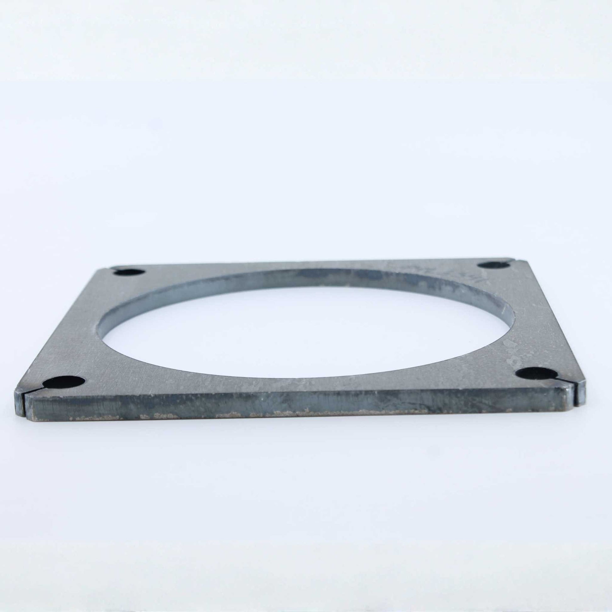 Brida cuadrada de hierro de la marca Riv para tajaderas o compuertas de 125 mm (5 pulgadas).