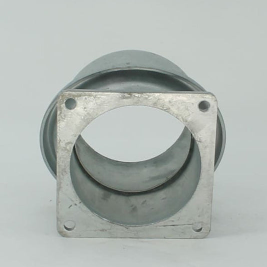 Brida cuadrada macho esférica galvanizada de 6 pulgadas (152 mm) tipo Berselli para cisterna de purín.
