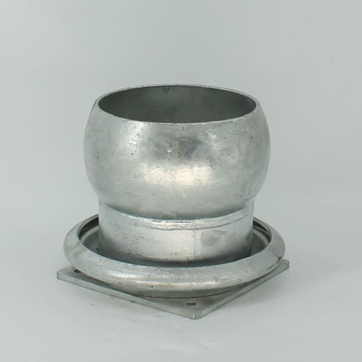 Brida cuadrada macho esférica galvanizada de 8 pulgadas (200 mm) tipo Berselli para cisterna de purín.

