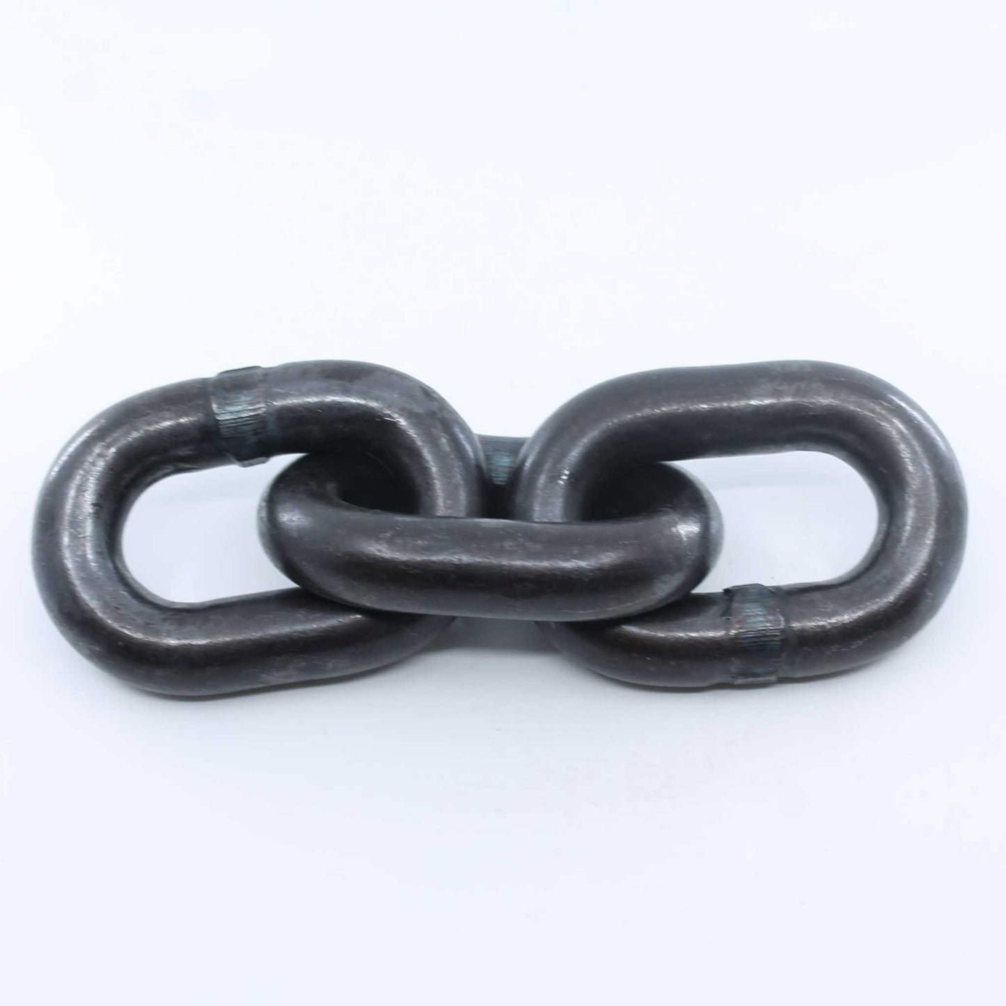 Cadena de acero de alta resistencia, Grado 80 (G80), con un diámetro de 20 mm, diseñada para desbrozadoras y maquinaria agrícola pesada.