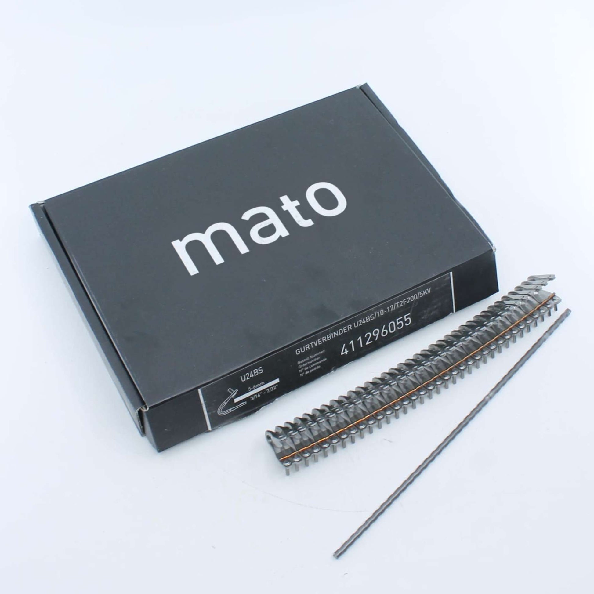 Caja de grapas Mato U24BS de 187 mm y referencia 411296055 para la unión de correas de rotoempacadora de 215mm. Incluye 5 varillas.
