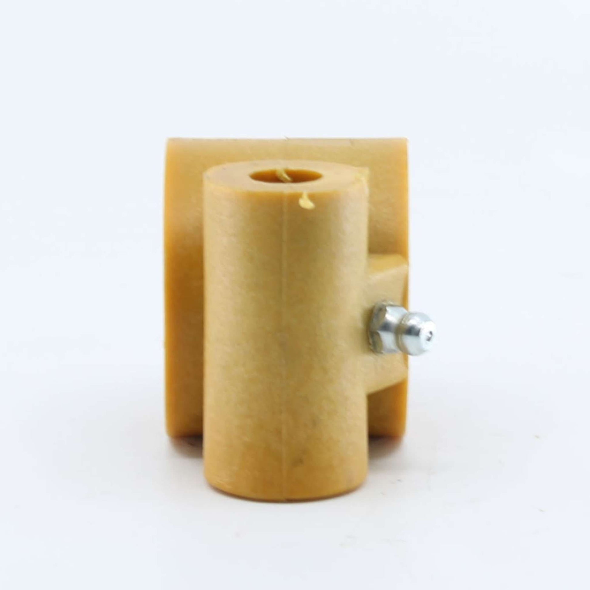 Casquillo de nylon con engrasador de 32 mm para brazos de hilerador, hileradora o rastrillo hilerador agrícola de dos rotores. Recambio de alta resistencia.