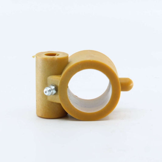 Casquillo de nylon con engrasador de 32 mm para brazos de hilerador, hileradora o rastrillo hilerador agrícola de dos rotores. Recambio de alta resistencia.