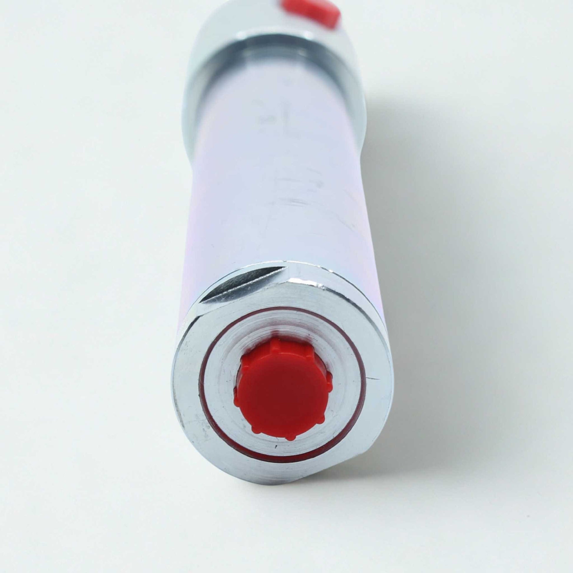 Cilindro hidráulico de doble efecto, marca RIV, para el accionamiento de tajaderas de de 4" (100mm), 5" (125mm) y 6" (150mm) de diámetro en cisternas o cubas de purín.