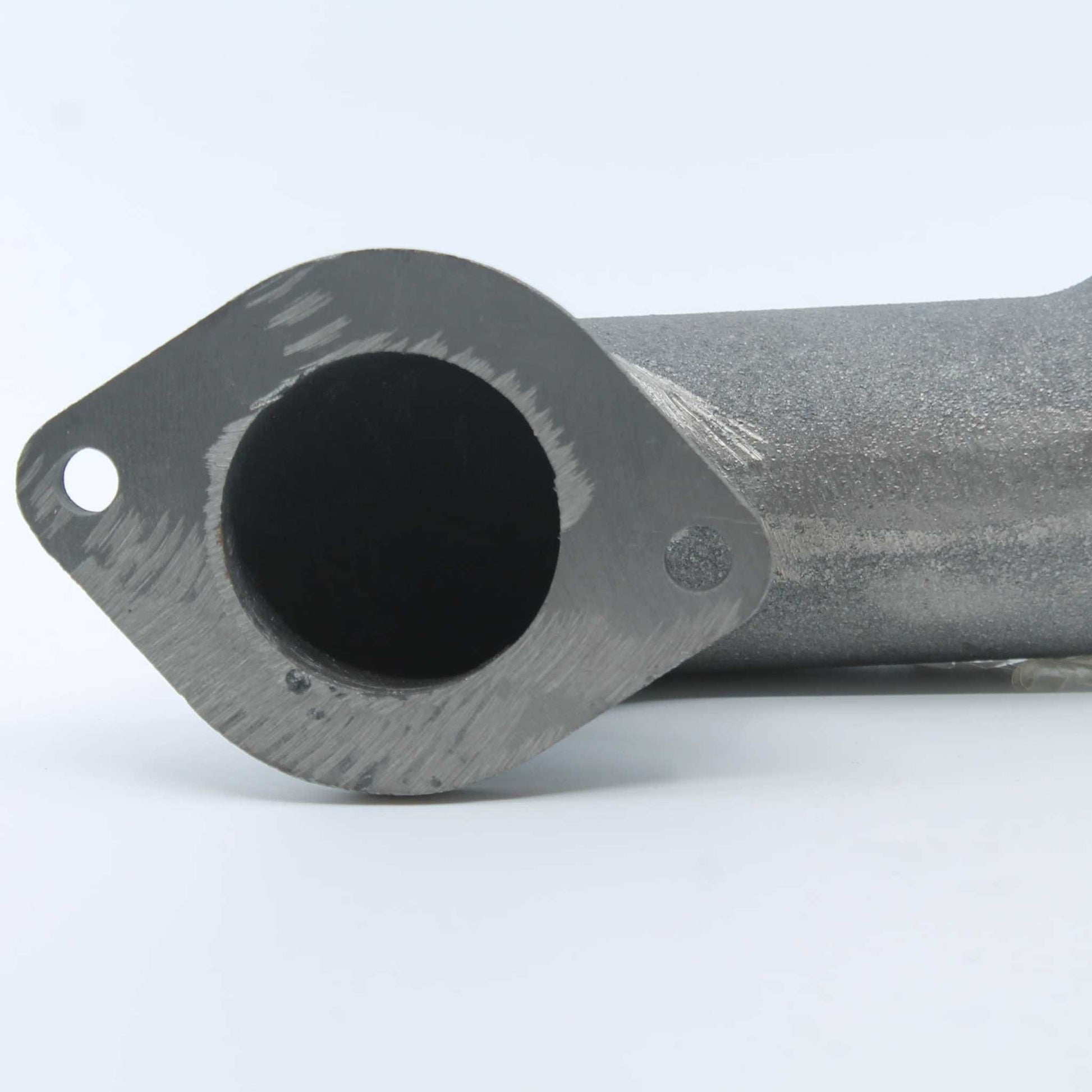 Codo de escape original de Battioni Pagani. Repuesto oficial para bombas de vacío modelos MEC 2000, MEC 3000 y MEC 4000. Máxima calidad y ajuste de fábrica.
