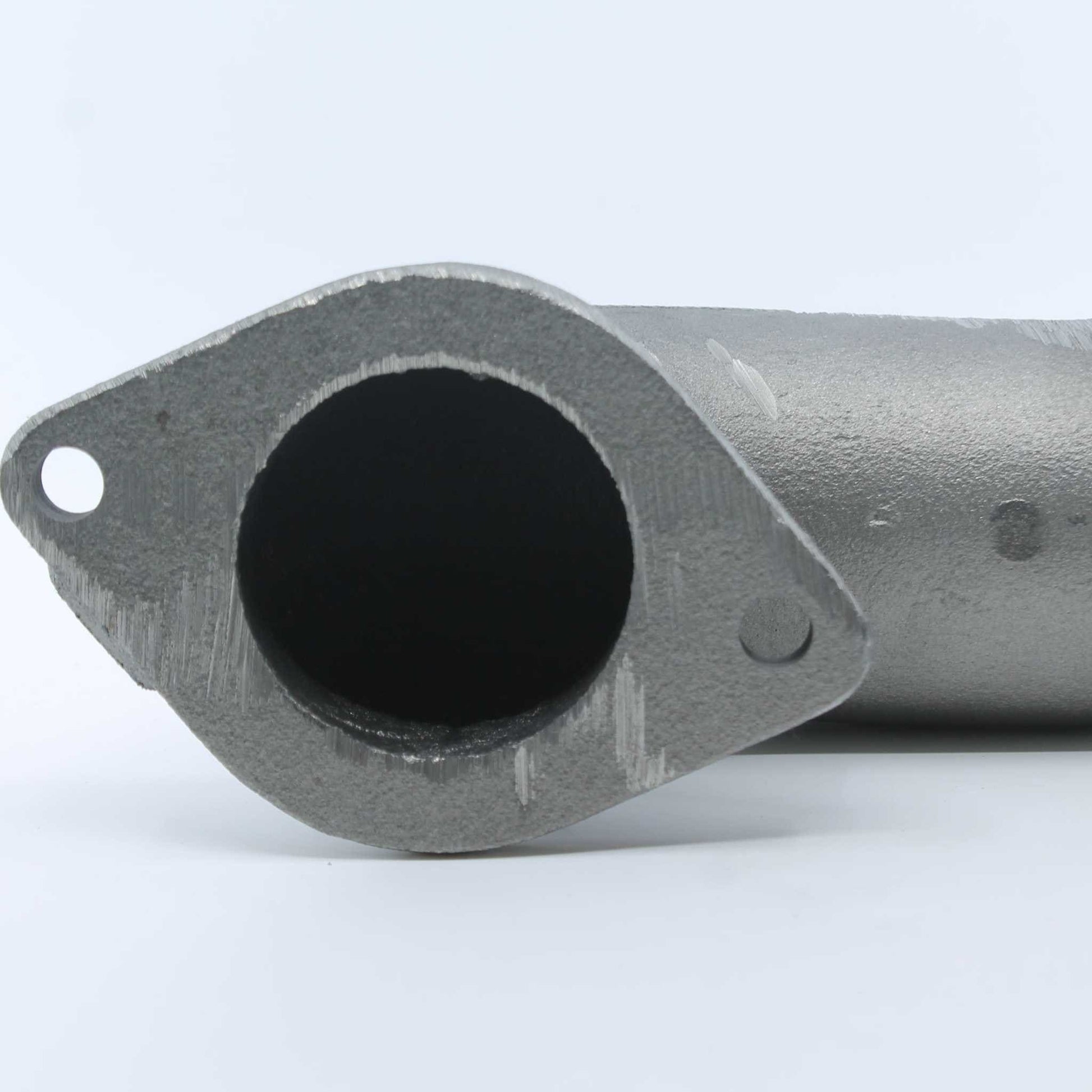 Codo de escape original de Battioni Pagani. Repuesto oficial para bombas de vacío modelos MEC 5000, MEC 6500 y MEC 8000. Máxima calidad y ajuste de fábrica.