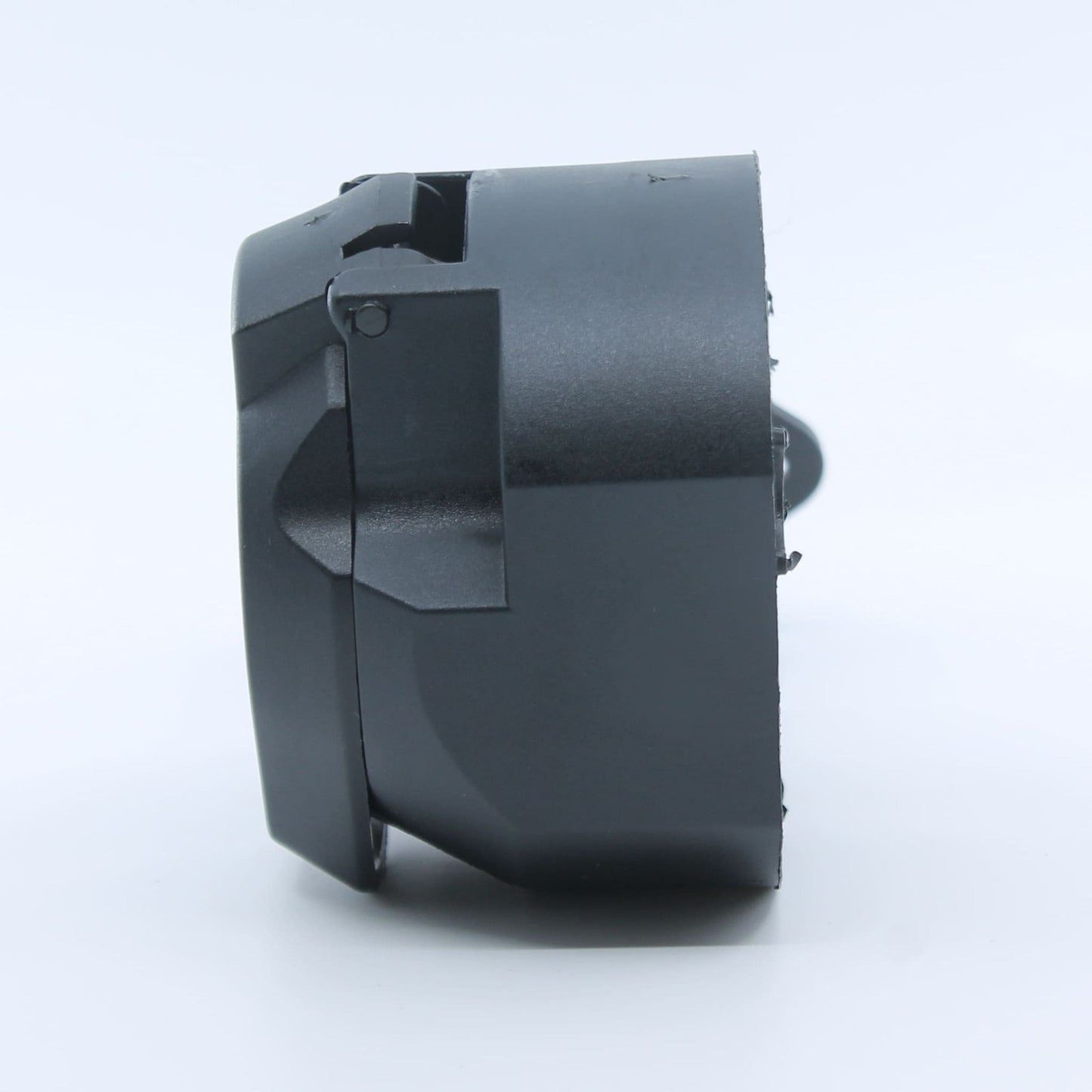 Conector eléctrico hembra (base) de 13 pines, fabricado en plástico, para la conexión de remolques, caravanas y maquinaria agrícola.