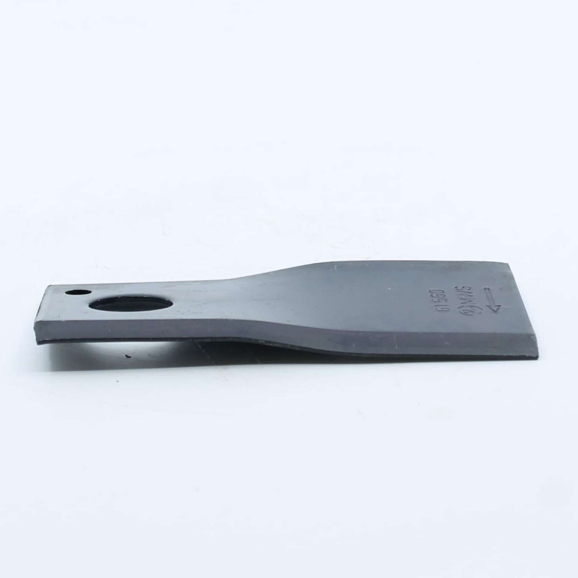 Cuchilla de corte corta izquierda adaptable para segadora Vicon. Giro antihorario, referencia 61559 y medidas 92 x 48 mm.