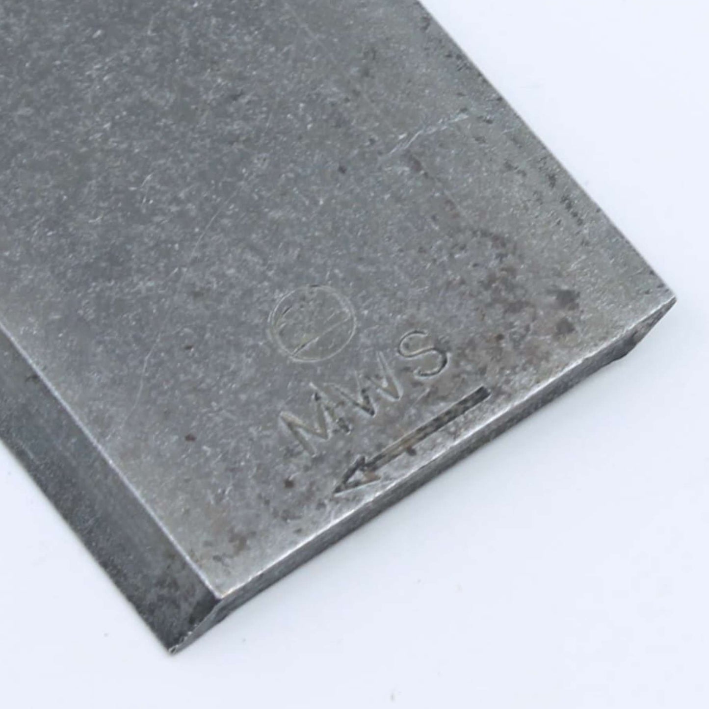 Cuchilla de corte derecha adaptable para segadora Vicon con sistema de enganche rápido. Giro horario, referencia 56110400 y medidas 120 x 48 mm.