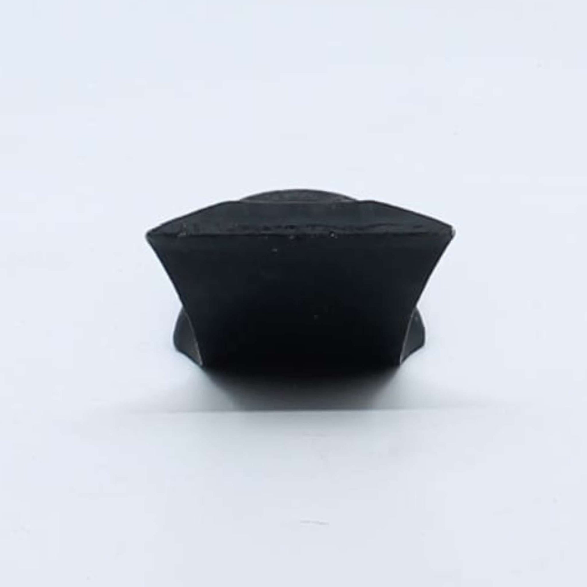 Cuchilla desbrozadora reforzada de 100 x 45 x 8 mm. Detalle técnico de cuchilla de acero forjado con agujero coliso de 15,5 x 38 mm.