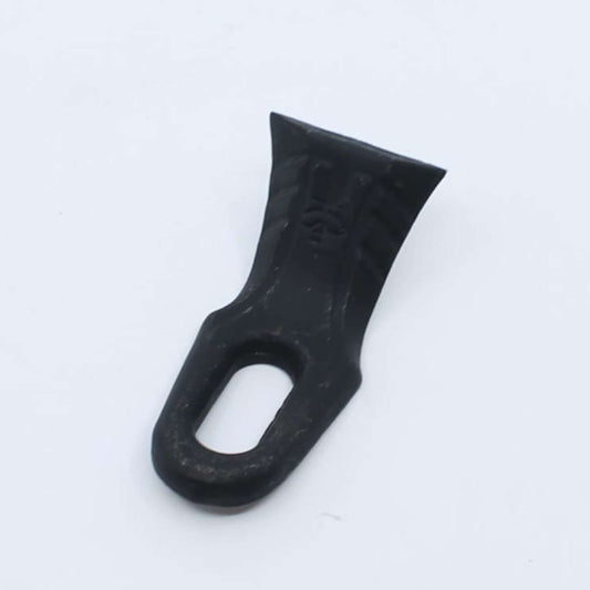 Cuchilla desbrozadora reforzada de 100 x 45 x 8 mm. Detalle técnico de cuchilla de acero forjado con agujero coliso de 15,5 x 38 mm.