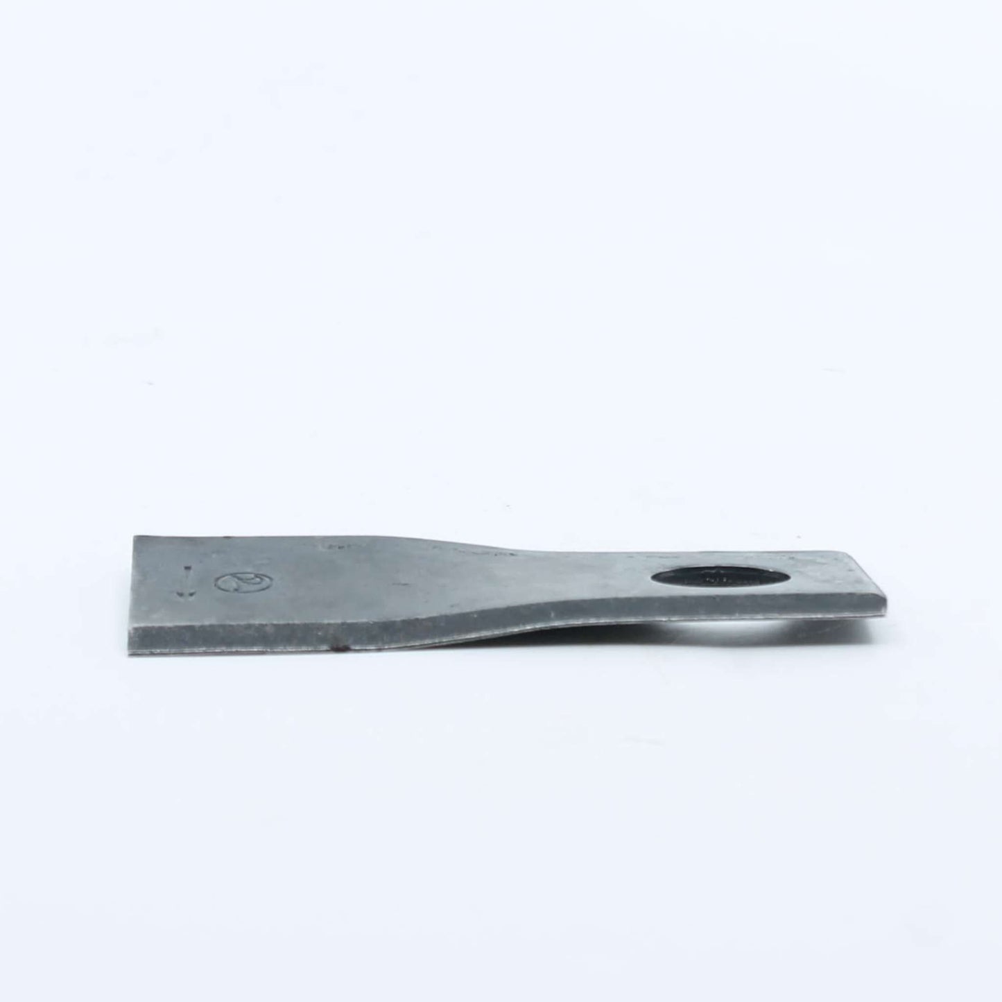 Cuchilla de corte izquierda adaptable para segadora BCS. Giro antihorario, referencia 580290966 y medidas 100 x 40 mm.