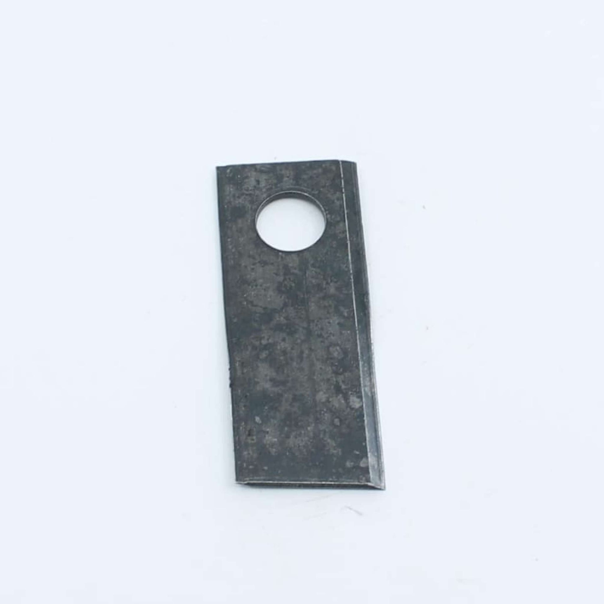 Cuchilla de corte izquierda adaptable para segadora BCS. Giro antihorario, referencia 580290966 y medidas 100 x 40 mm.