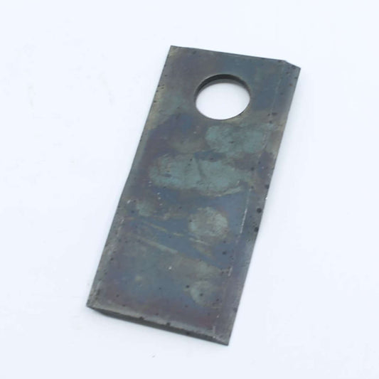 Cuchilla de corte izquierda adaptable para segadora Fella. Giro antihorario, referencias 123706 y 134309 con medidas 112 x 48 mm.