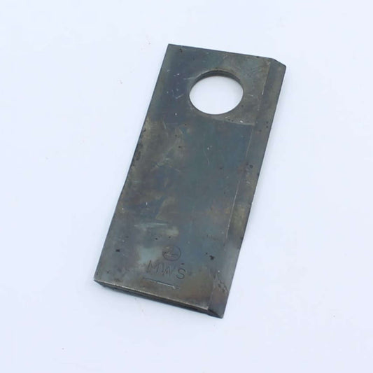 Cuchilla de corte izquierda adaptable para segadora Pöttinger. Giro antihorario, referencia 434969 y medidas 112 x 48 mm.