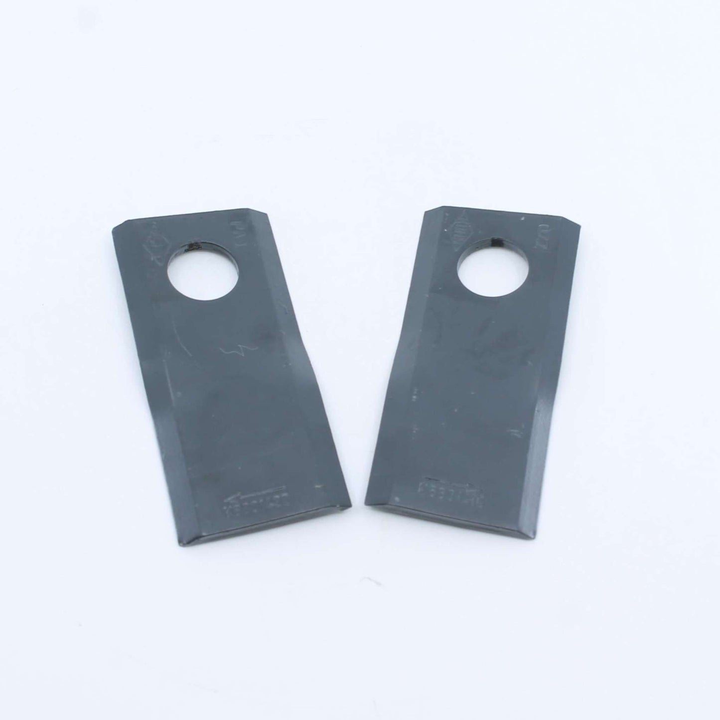 Cuchilla de corte original Kuhn derecha con troquelado de marca. Giro horario, referencia K6801420 para segadoras GMD y FC.