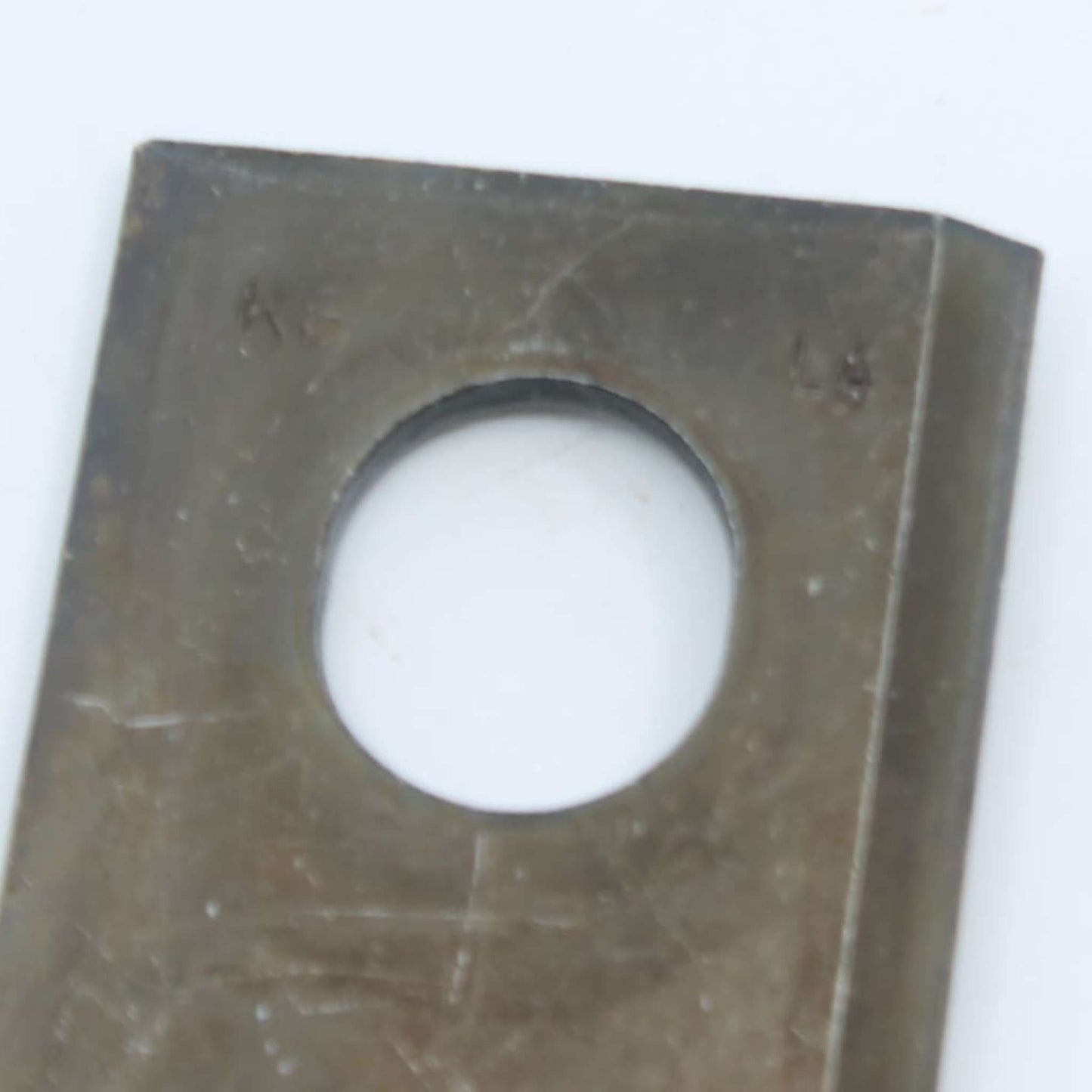 Cuchilla de corte original Vicon izquierda con troquelado de marca. Giro antihorario, referencia KT5514100001 para series Extra y DMP.
