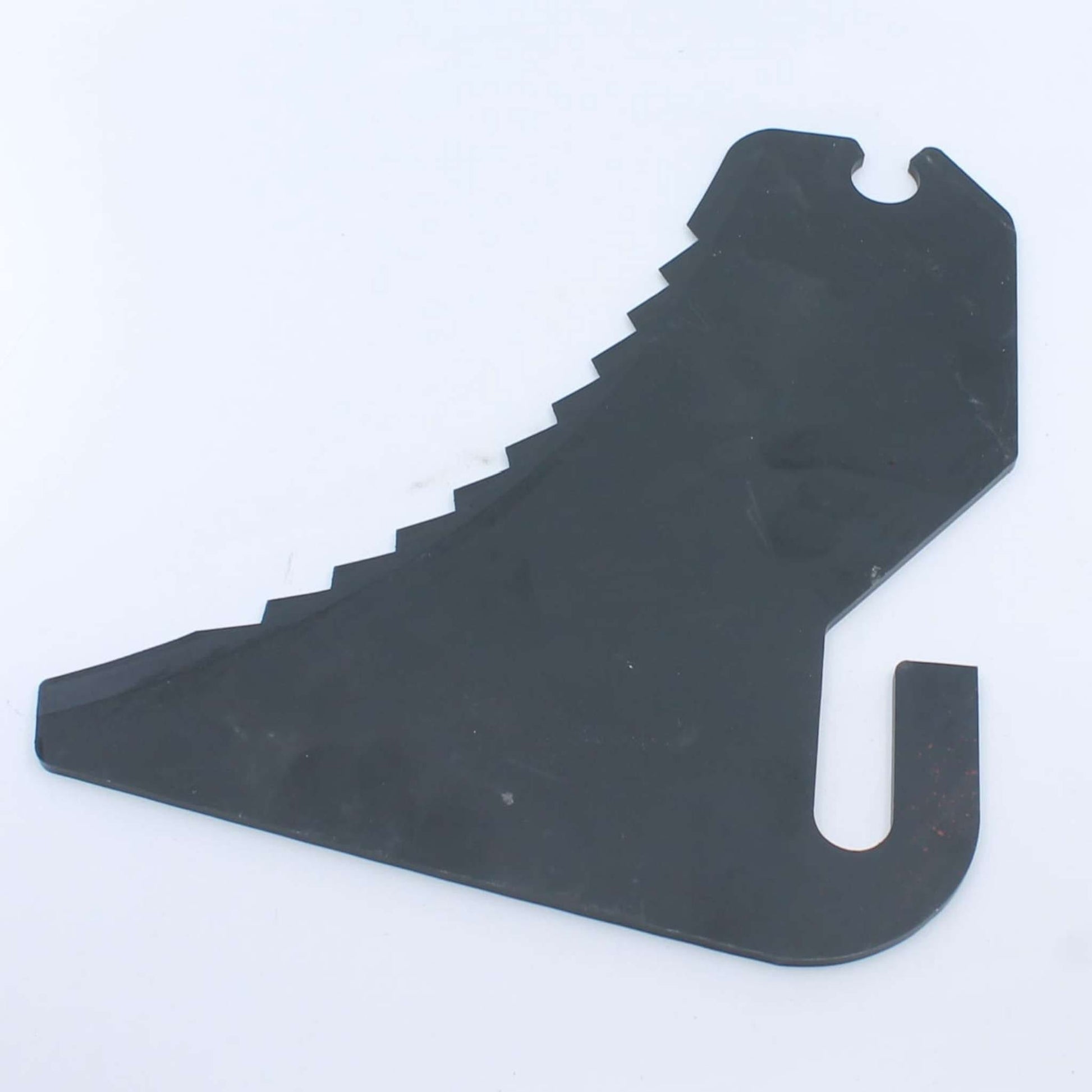 Cuchilla de corte dentada para rotoempacadora McHale. Recambio compatible con referencia CKN00014 para modelos Fusion y serie F5000.
